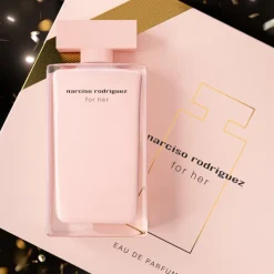 Narciso Rodriguez For Her EDP Confezione 50 ML Eau de Parfum + 50 ML Body Lotion + 50 ML Shower Gel